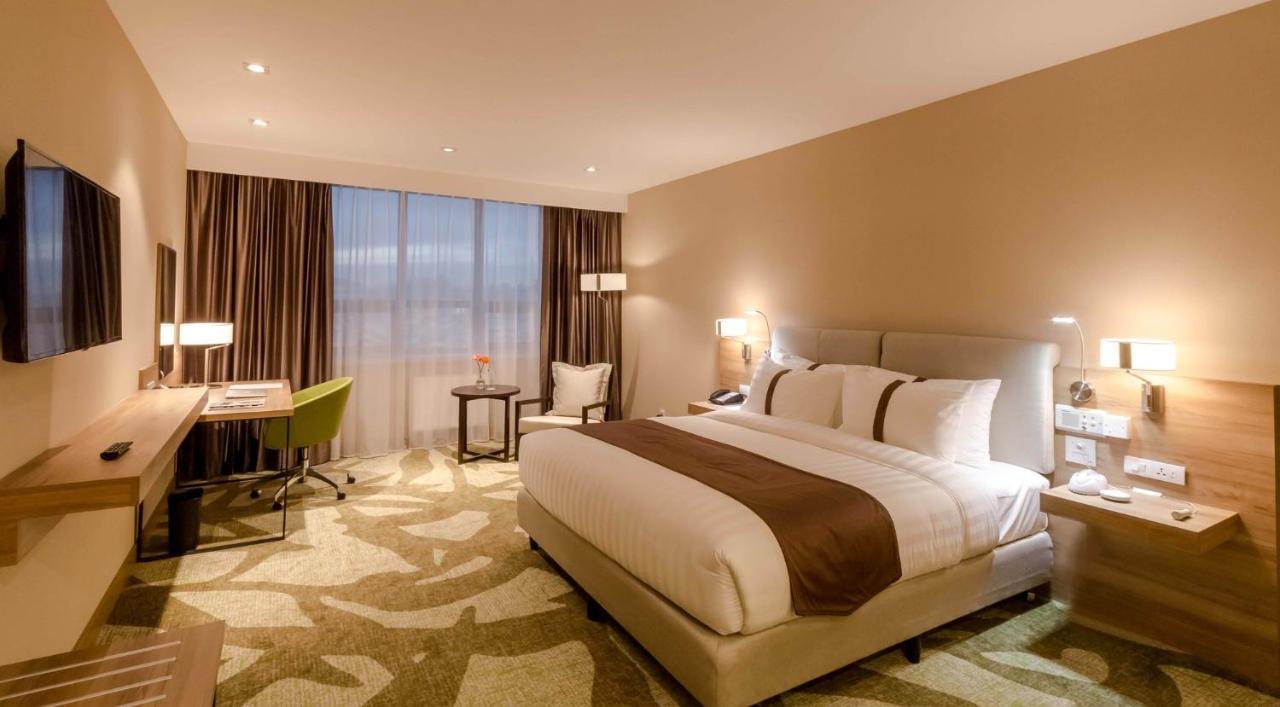 Holiday Inn Ulaanbaatar By Ihg Экстерьер фото