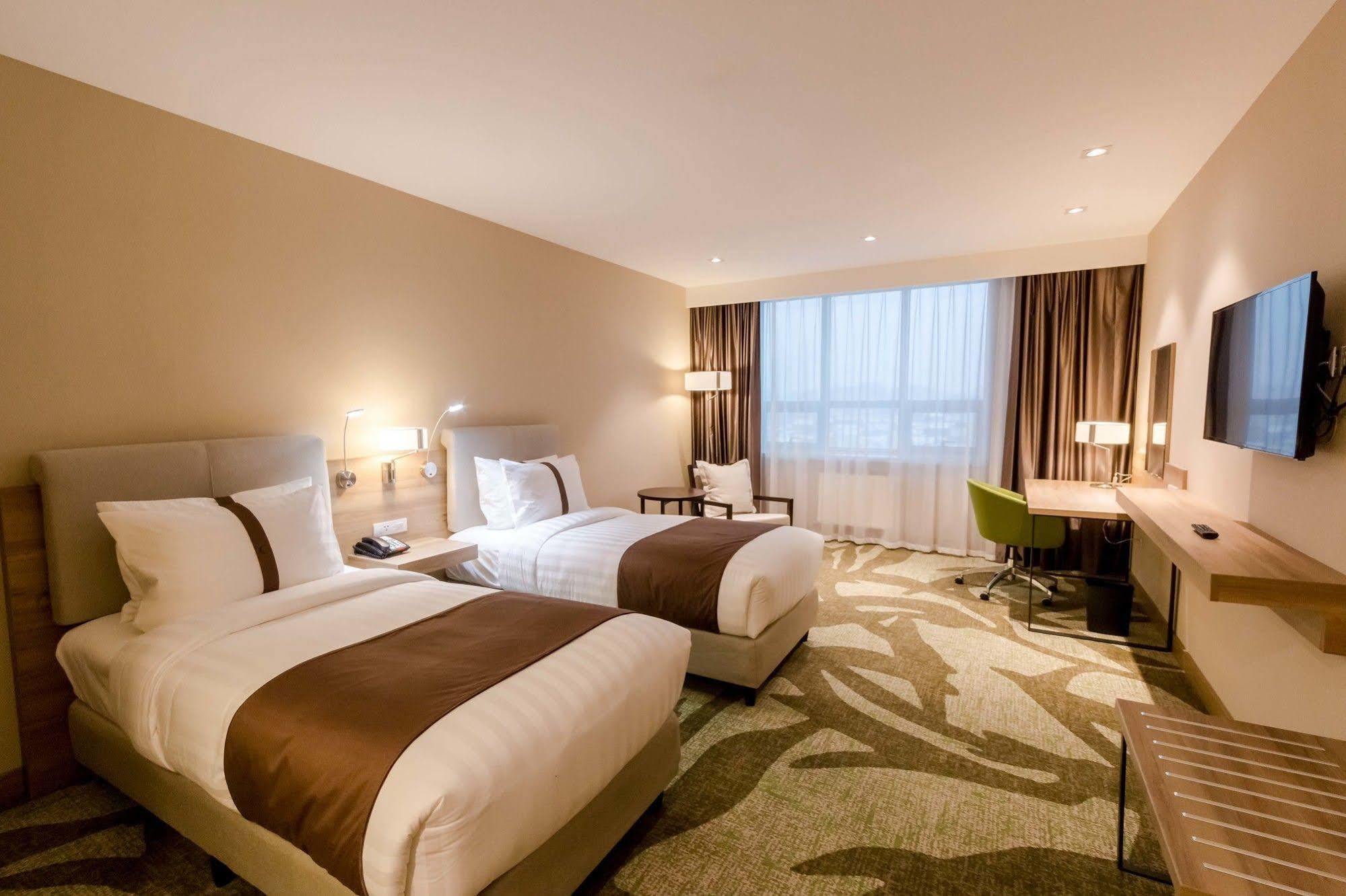 Holiday Inn Ulaanbaatar By Ihg Экстерьер фото