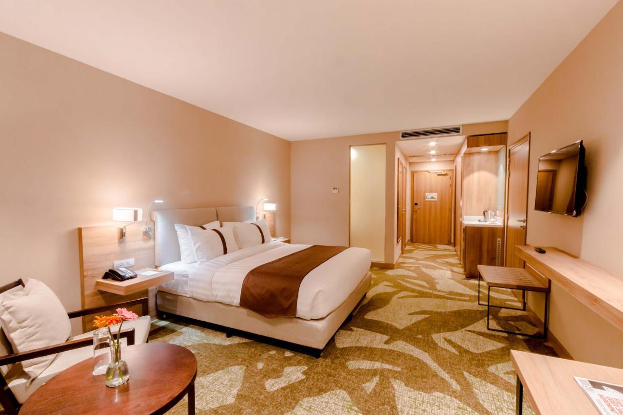 Holiday Inn Ulaanbaatar By Ihg Экстерьер фото
